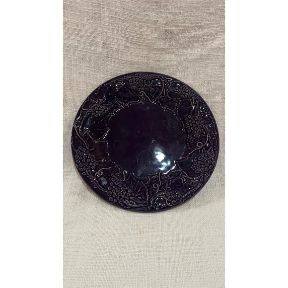 Large Bordallo Pinheiro Plate Plum Original 11.5” Grape Portugal Dinnerware - Picture 1 of 7